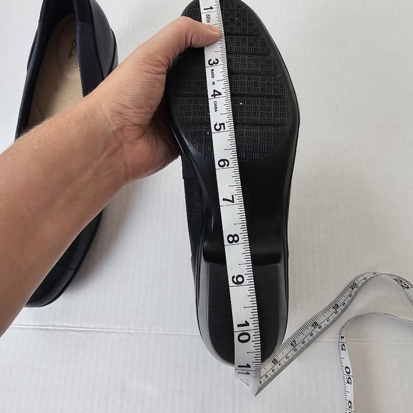 Clarks Emily Alexa Pumps Navy Blue Leather Slip-On Heels Size 12 Comfort Shoes - Picture 10 of 11